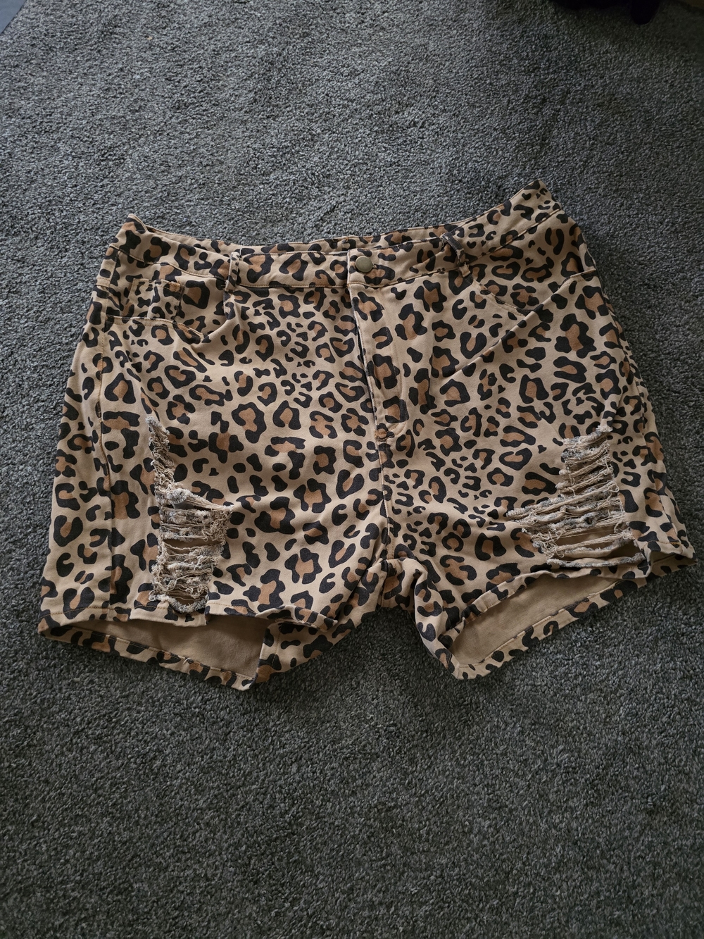 Leopard Print Distressed Women's Jean Shorts - Tan/Black